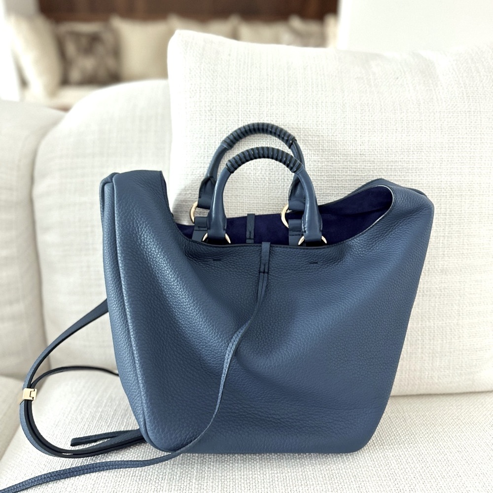 Chloe leather tote bag in pristine condition!! Price is firm.NWT.